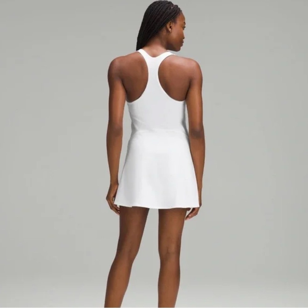 Lululemon Tennis Dress Size 4 Lightweight B/C Support NWT - Picture 2 of 9